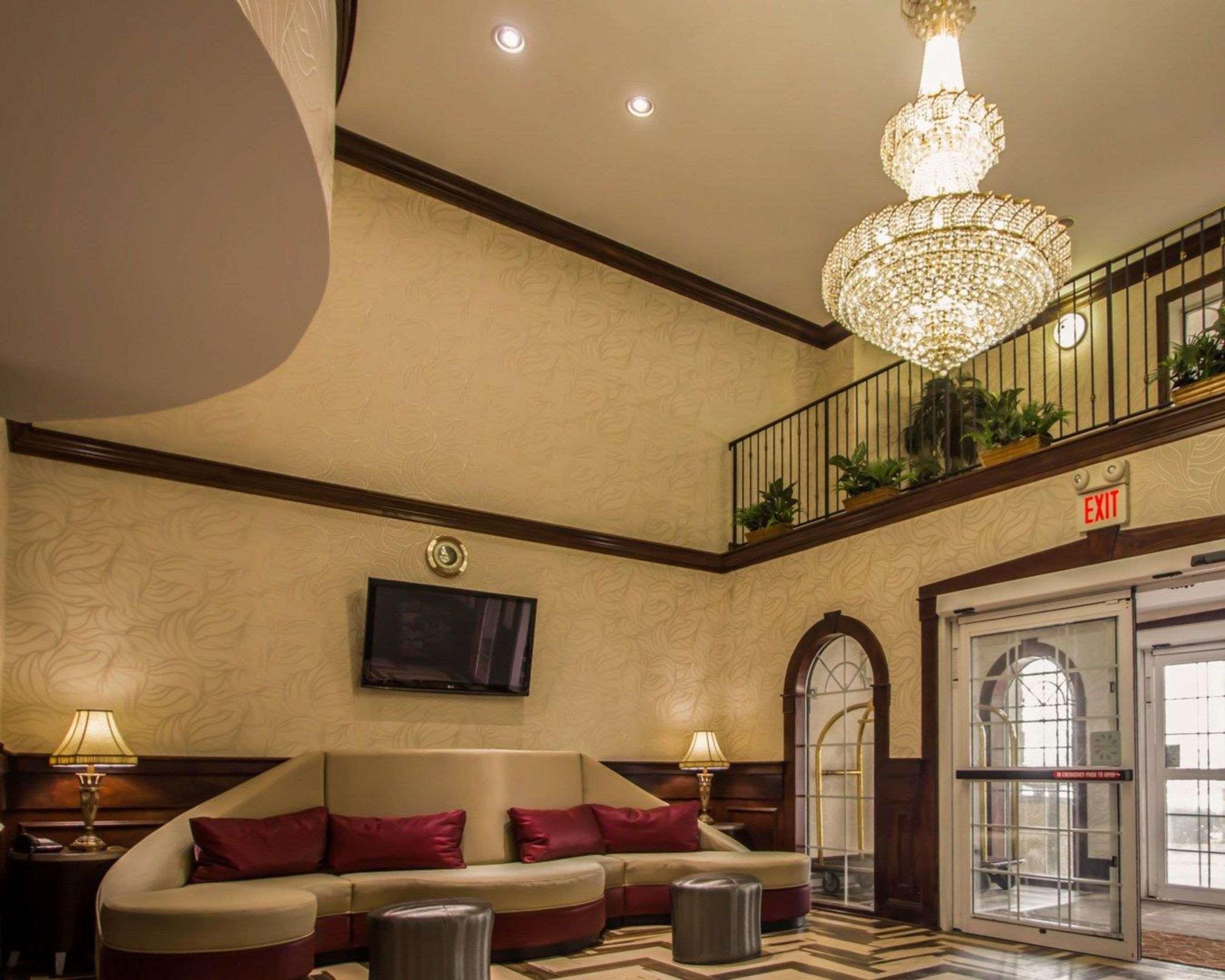 Quality Suites Nyc Gateway North Bergen Buitenkant foto