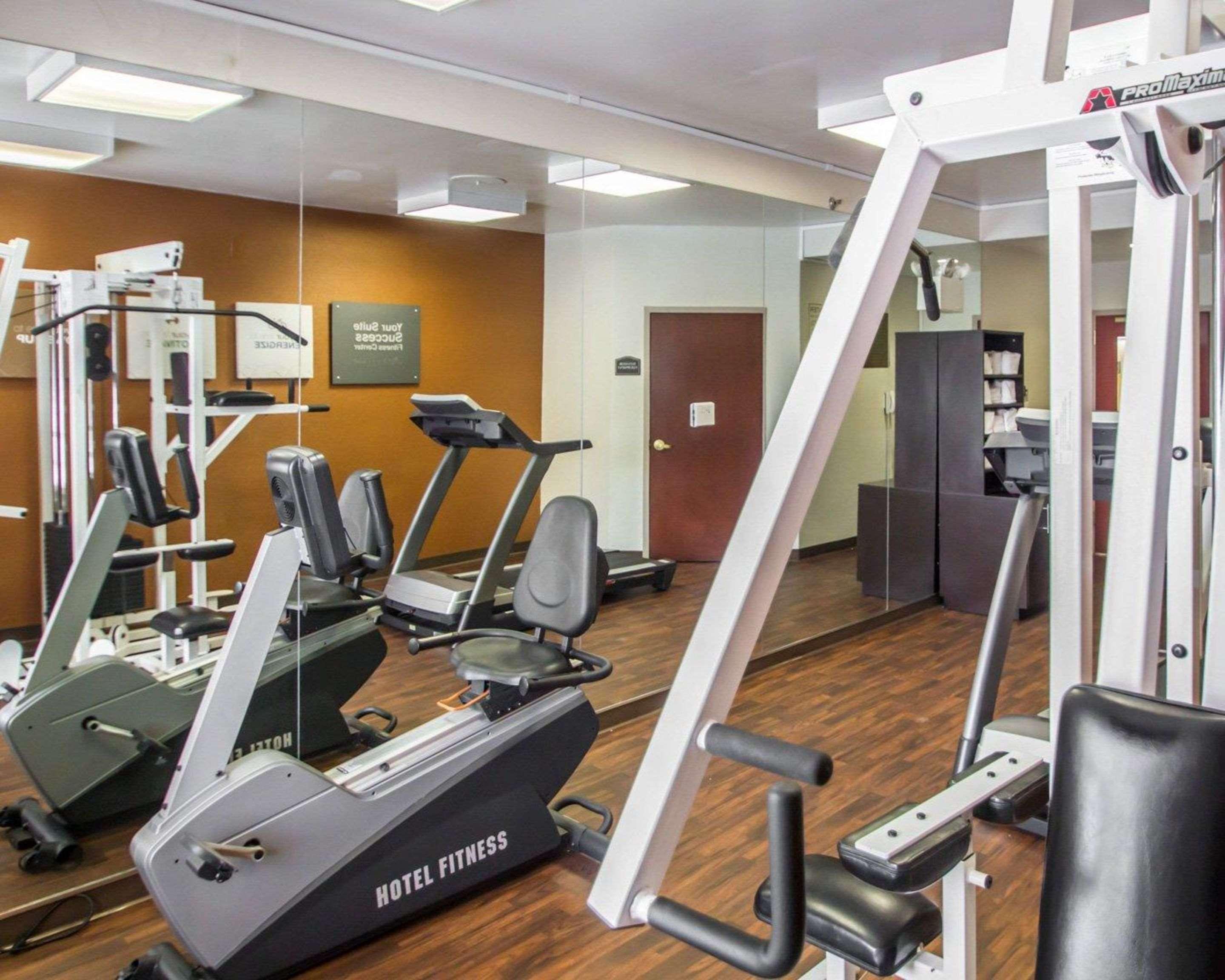 Quality Suites Nyc Gateway North Bergen Buitenkant foto