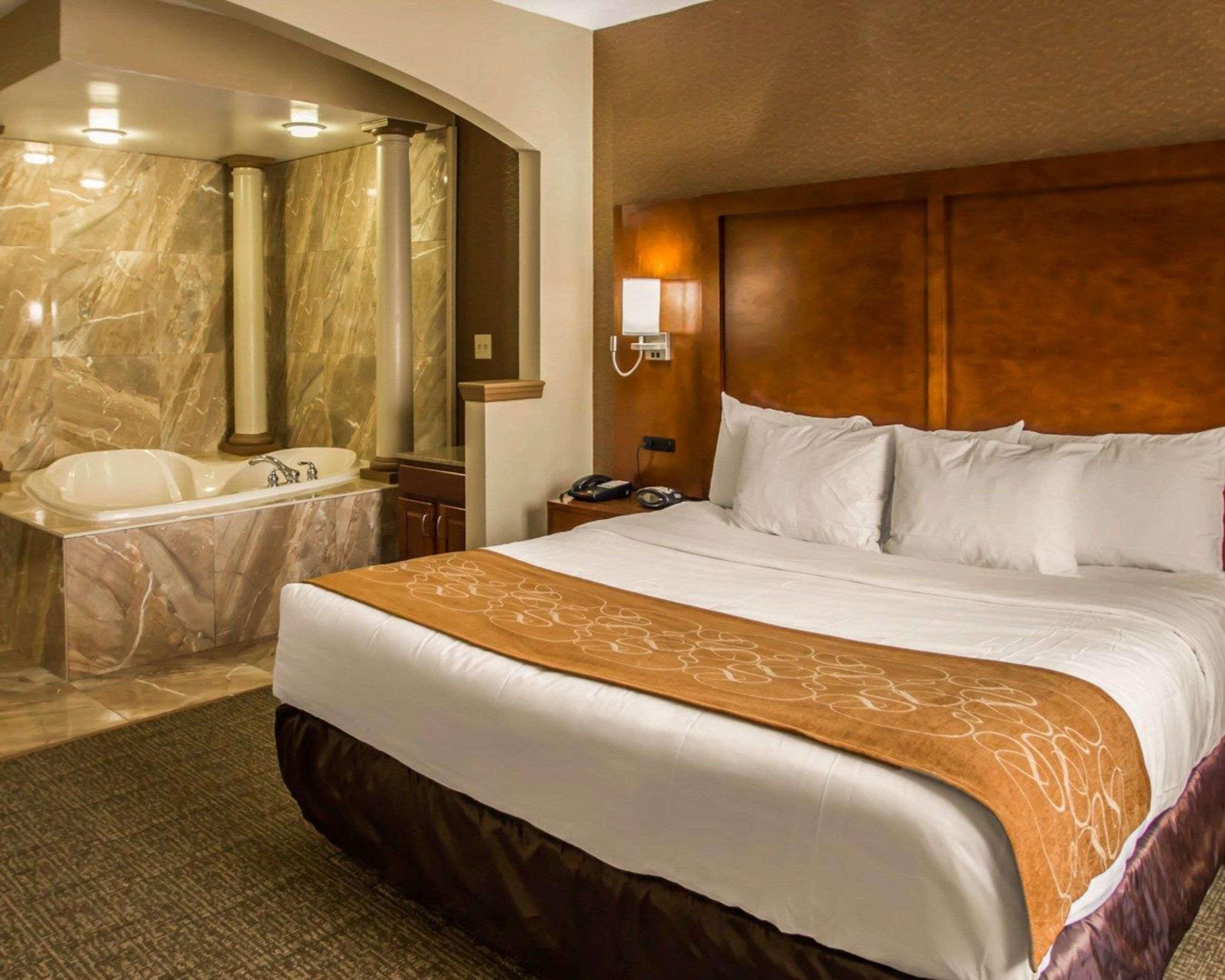 Quality Suites Nyc Gateway North Bergen Buitenkant foto
