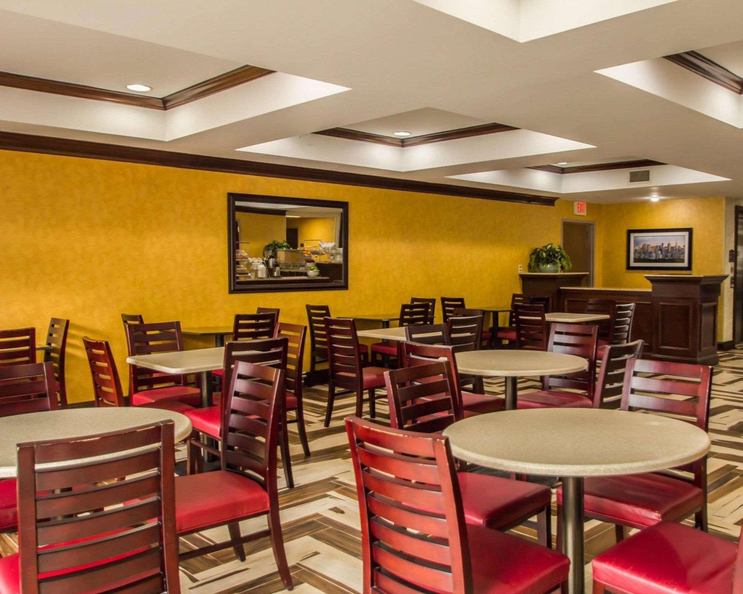 Quality Suites Nyc Gateway North Bergen Buitenkant foto