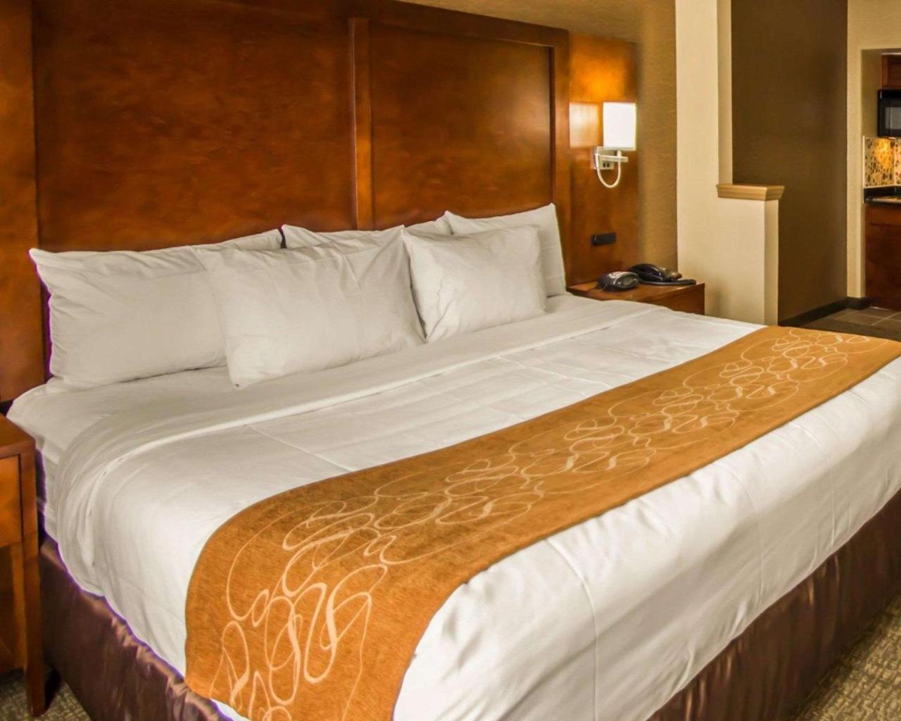 Quality Suites Nyc Gateway North Bergen Buitenkant foto
