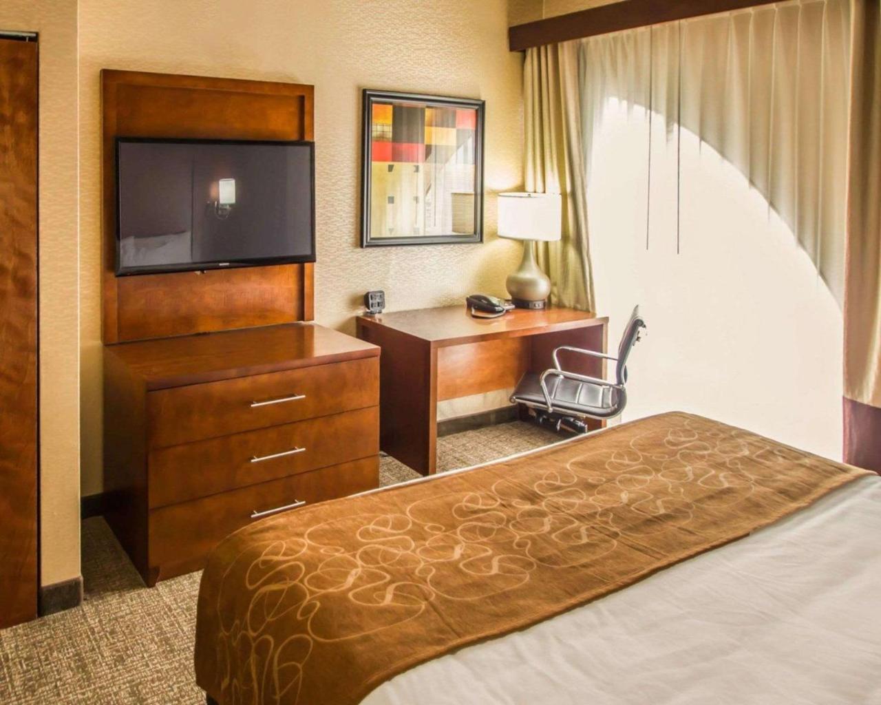 Quality Suites Nyc Gateway North Bergen Buitenkant foto