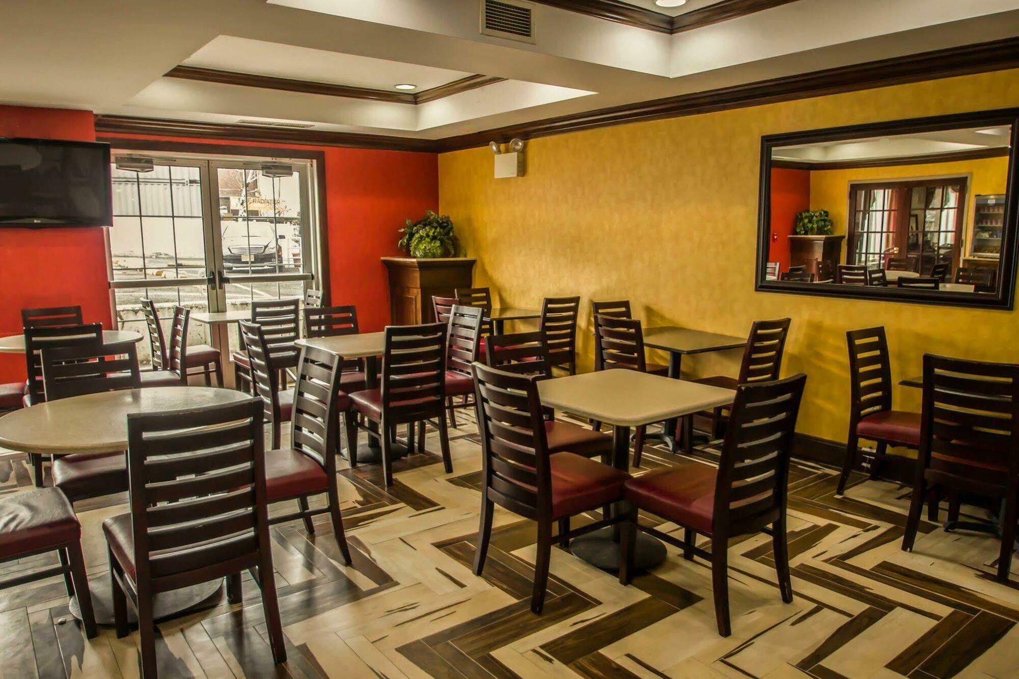 Quality Suites Nyc Gateway North Bergen Buitenkant foto